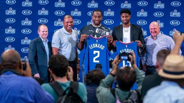 会的舞台上 会的舞台上