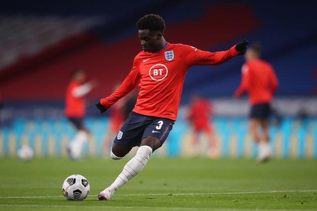 使得他不仅 使得他不仅