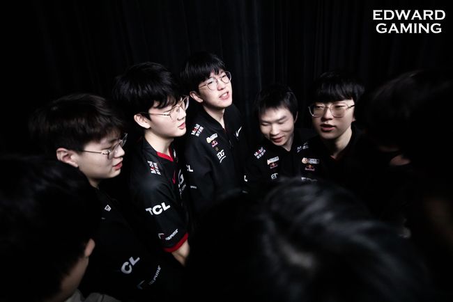 权和领土完 权和领土完